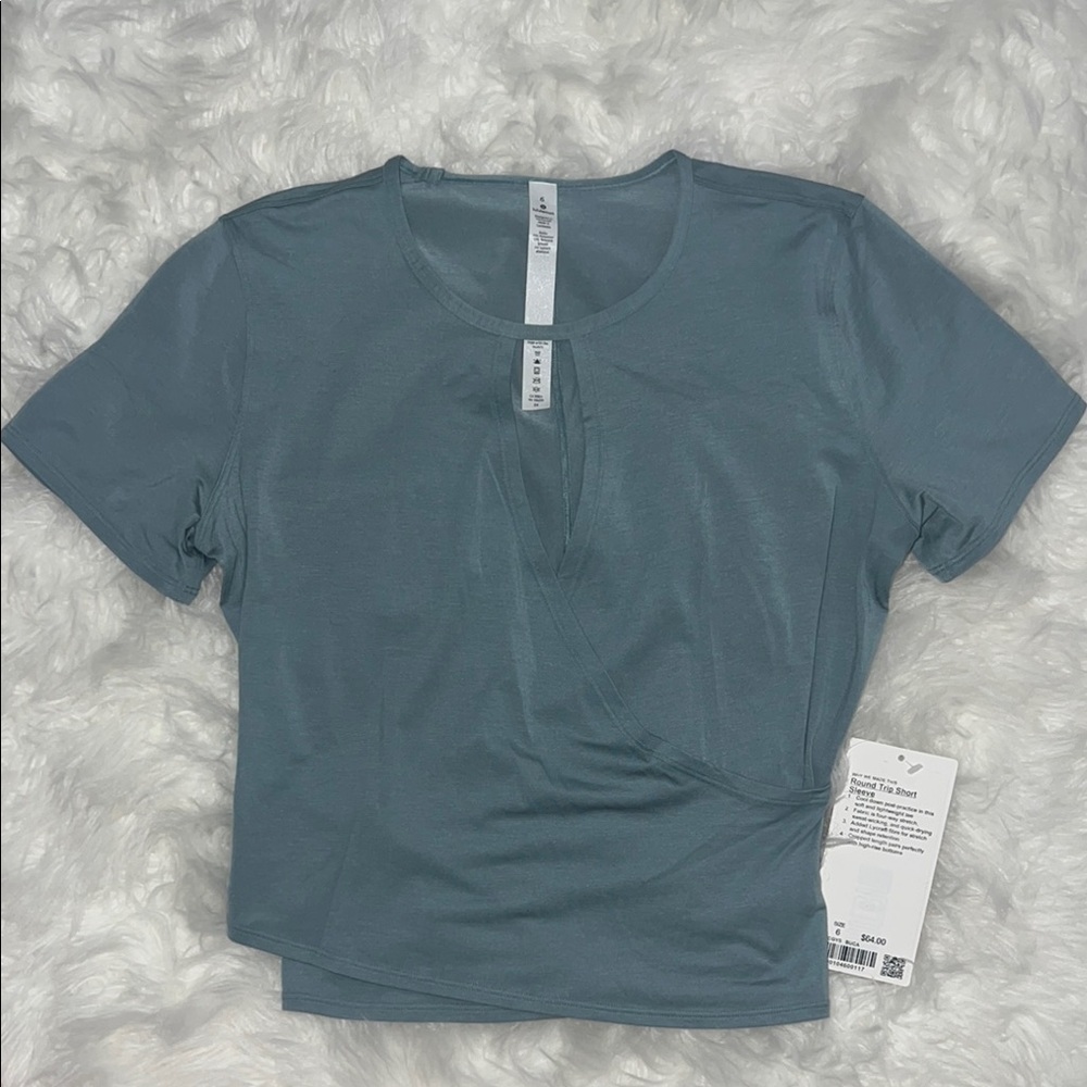 Lululemon Round Trip Short Sleeve
Blue Cast size 6